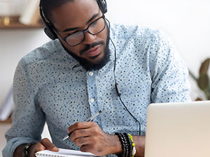 BA or BSc? Learn the key differences, skills, and career paths to choose the degree that best matches your future goals.